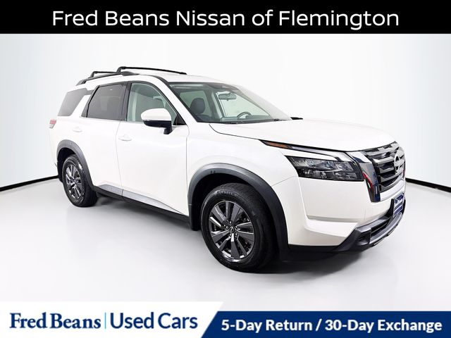 Pearl White Tricoat 2023 Nissan Pathfinder SV 4WD SUV / Crossover All-Wheel Drive 9-Speed Automatic