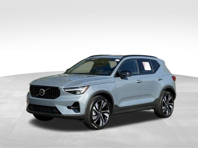 2023 Volvo XC40 B5 Plus Dark Theme 36