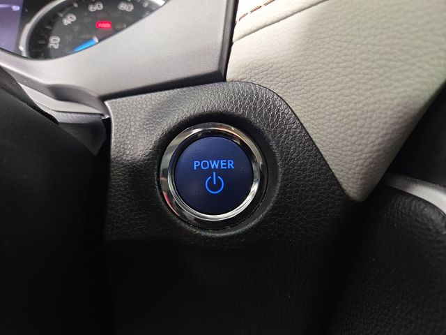 2022 Toyota RAV4 Hybrid XLE photo