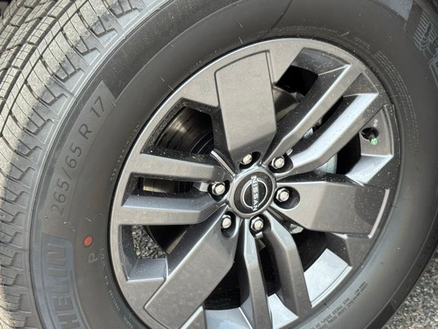 2025 Nissan Frontier SV - Photo 6