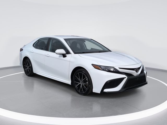 2024 Toyota Camry SE FWD