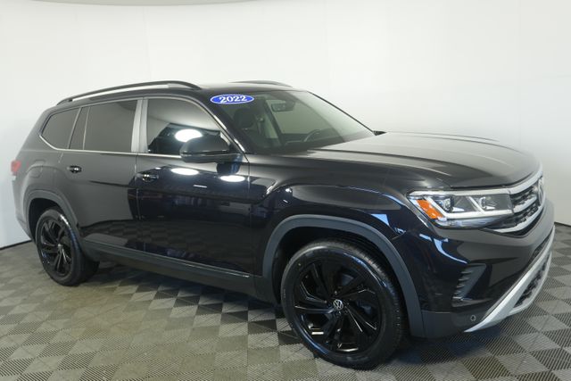 Deep Black Pearl 2022 Volkswagen Atlas SUV / Crossover All-Wheel Drive 8-Speed Automatic