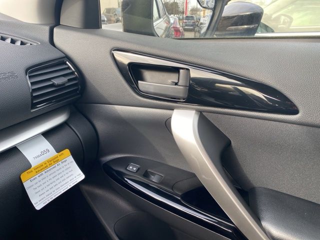 MitsubishiEclipse Cross33