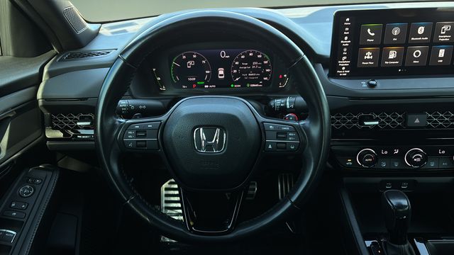 Used 2023  Honda Sport image 13