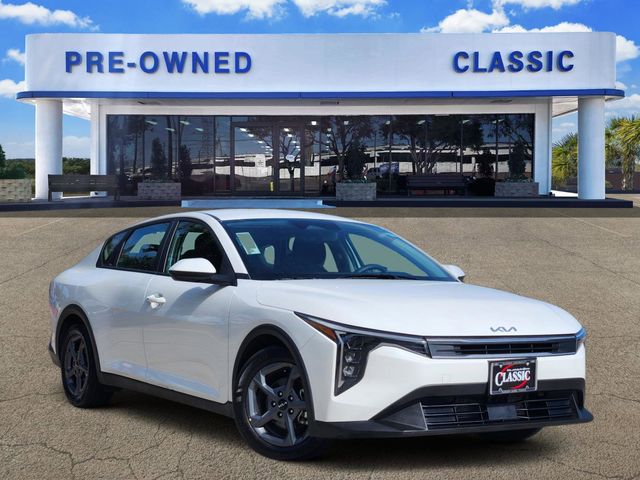 2025 Kia K4 LXS White at Shottenkirk Kia Fort Bend