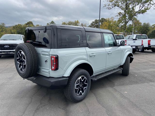 2024 Ford Bronco Outer Banks 3