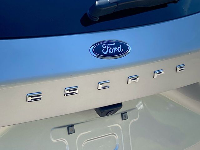 2020 Ford Escape Titanium Hybrid 33