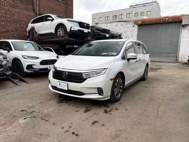 Platinum White Pearl 2024 Honda Odyssey Minivan Front-Wheel Drive Automatic