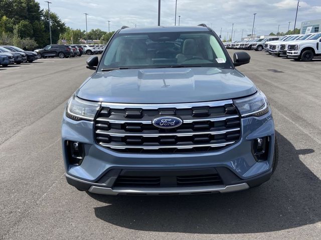 2025 Ford Explorer Active 23