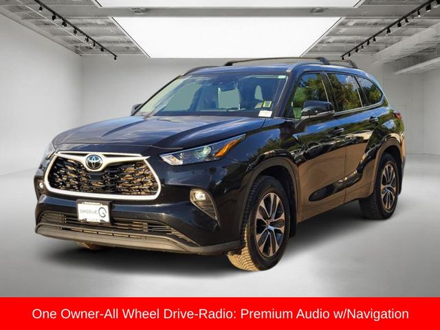 Midnight Black Metallic 2022 Toyota Highlander SUV / Crossover All-Wheel Drive 8-Speed Automatic