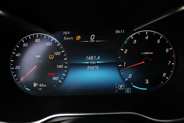 Used 2020 White Mercedes-Benz GLC 300 image 12