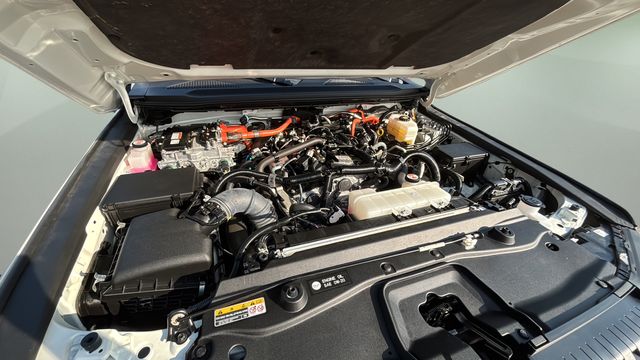 Used 2024 White Toyota 1958 image 32