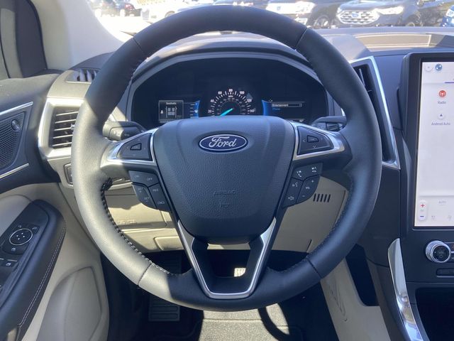 2024 Ford Edge Titanium 17