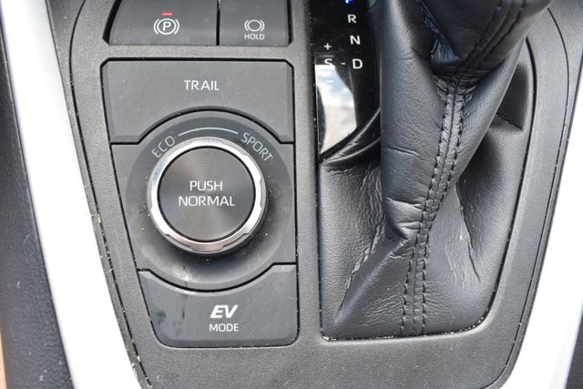 2023 Toyota RAV4 LE - Photo 28