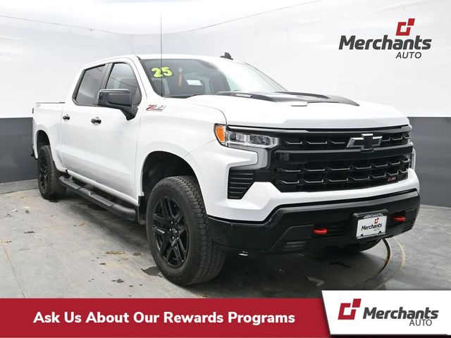 Summit White 2025 Chevrolet Silverado 1500 LT Trail Boss Crew Cab 4WD Pickup Truck Four-Wheel Drive 8-Speed Automatic