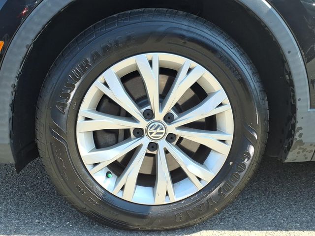 2018 Volkswagen Tiguan - Image 9