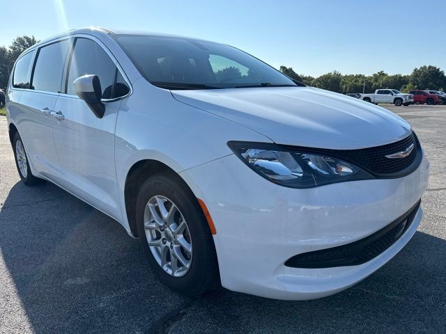 2022 Chrysler Voyager LX FWD