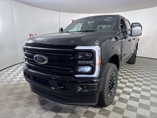 2025 Agate Black Metallic Ford Super Duty F-250 SRW Platinum 4X4 Truck