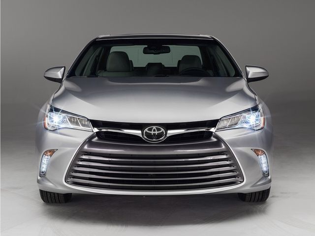 Celestial Silver Metallic 2017 Toyota Camry Sedan Front-Wheel Drive 6-Speed Automatic