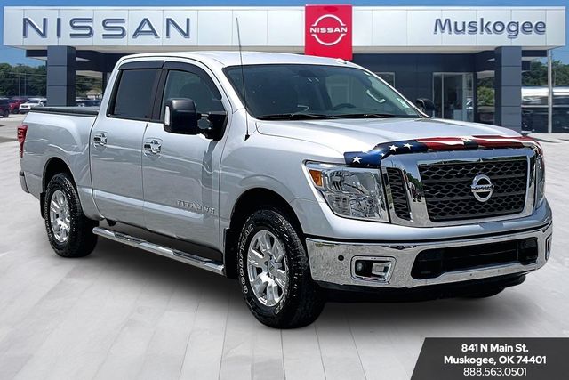 Brilliant Silver Metallic 2018 Nissan Titan Pickup Truck Four-Wheel Drive 7-Speed Automatic