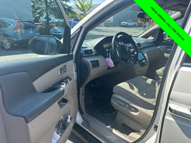 Used 2016 White Diamond Pearl Honda EX image 20
