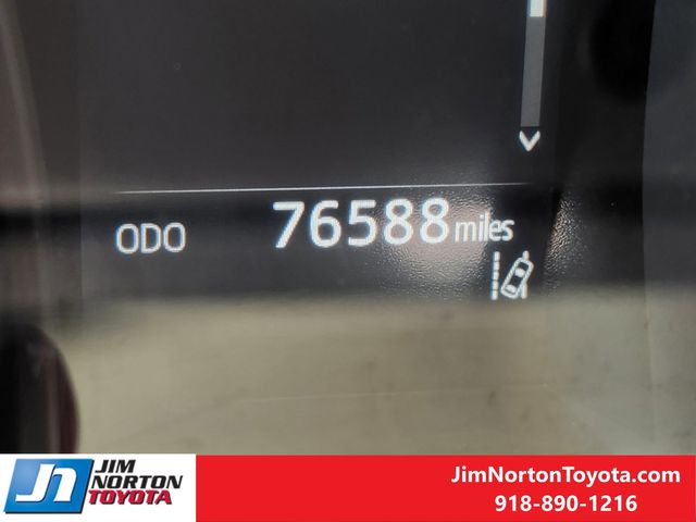 2021 Toyota Camry SE 19