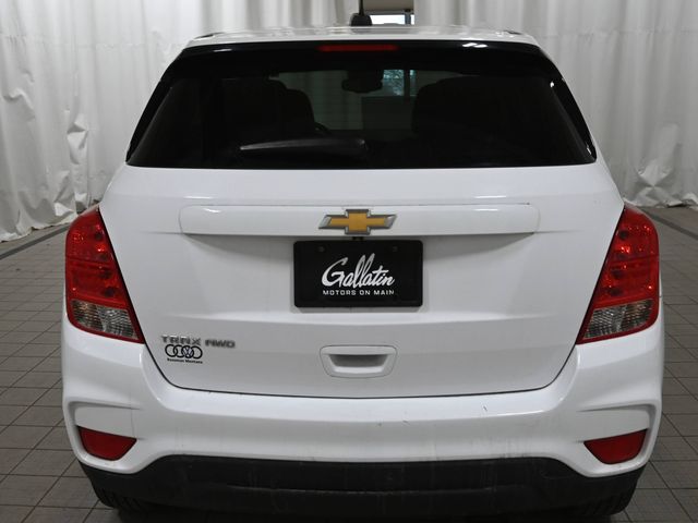 Used 2019 White Chevrolet LS image 11