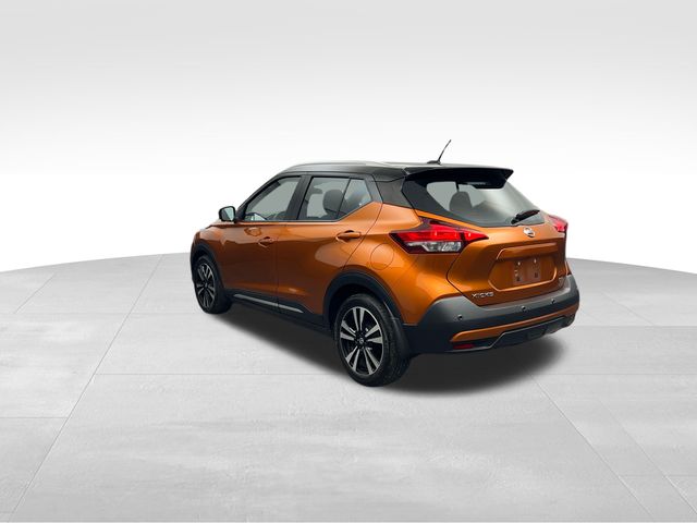 2020 Monarch Orange/Super Black Nissan Kicks SR FWD SUV