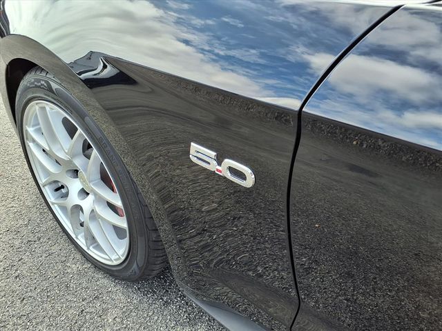 Used 2017 Black Ford GT Premium image 22