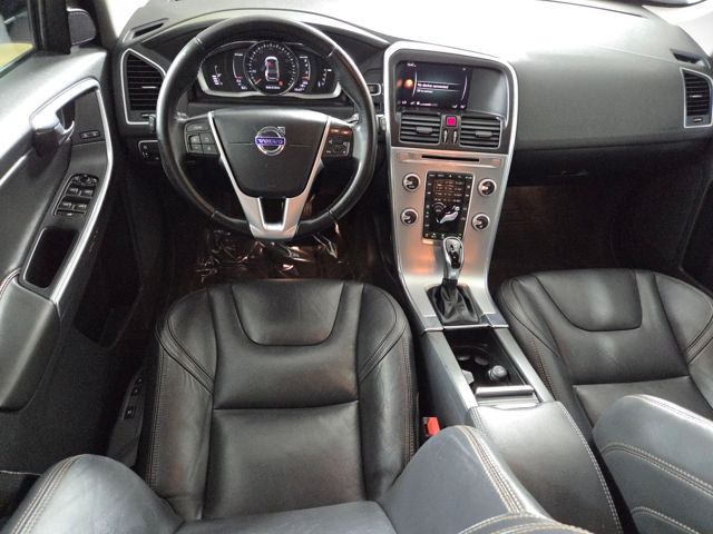 2017 Volvo XC60 T6 Dynamic photo 13