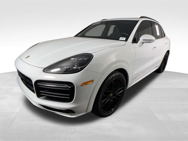 2022 Porsche Cayenne GTS 3