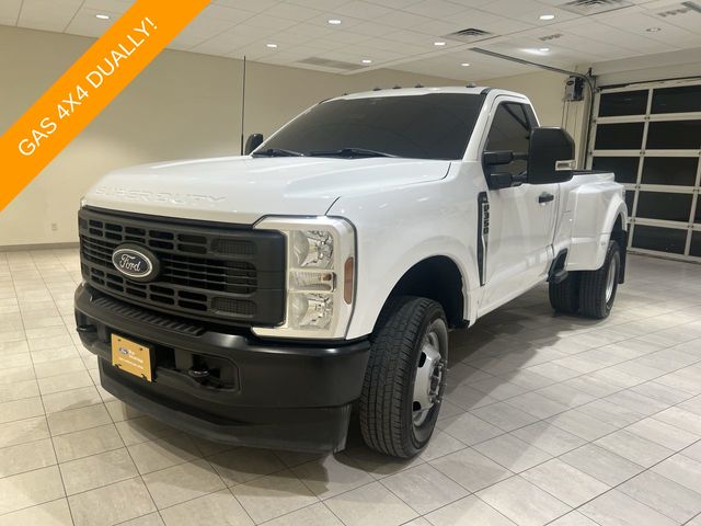 Oxford White 2024 Ford F-350 Super Duty Pickup Truck Four-Wheel Drive Automatic