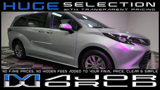 2024 Toyota Sienna LE FWD