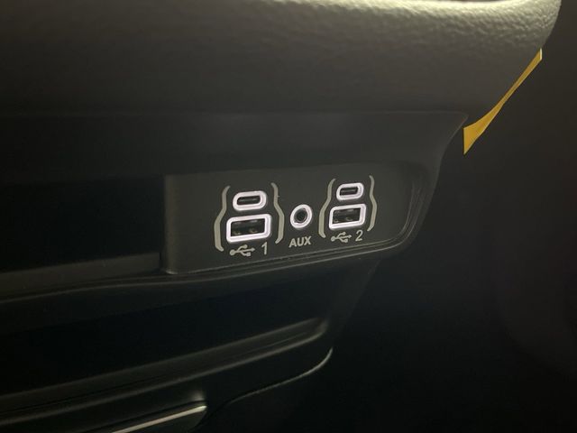 2025 Chrysler Pacifica Select photo