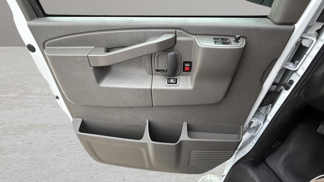 Used 2024 White GMC Work Van image 18