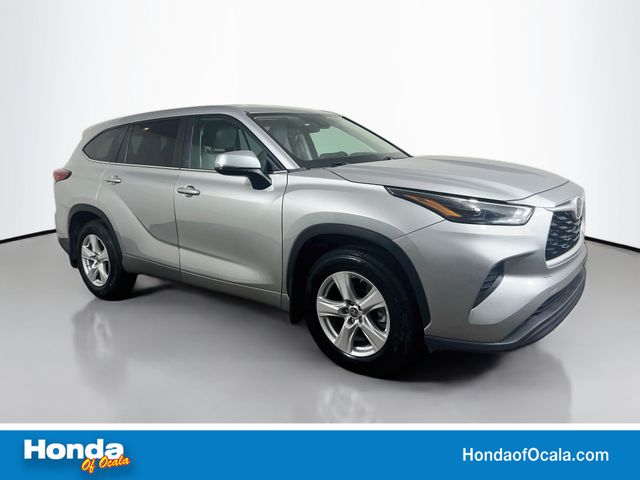 Celestial Silver Metallic 2023 Toyota Highlander SUV / Crossover Front-Wheel Drive 8-Speed Automatic