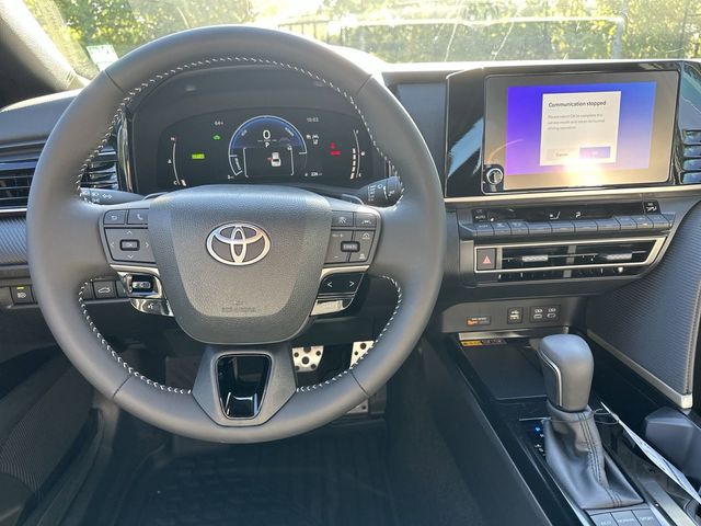 2025 Toyota Camry SE 7