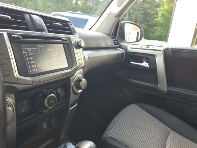 2017 Toyota 4Runner SR5:169086A