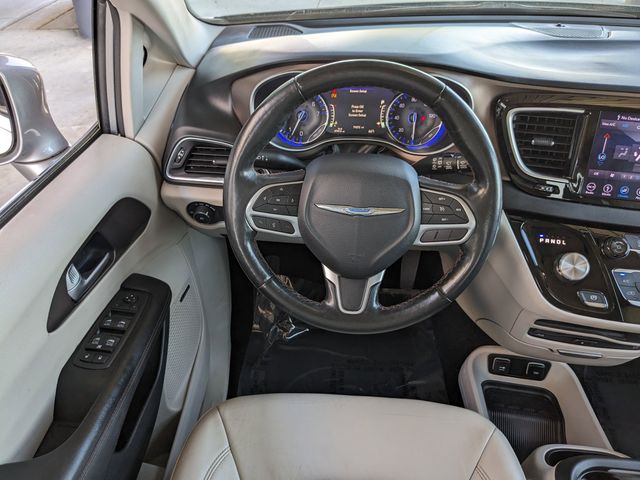 2019 Chrysler Pacifica Touring L Plus photo