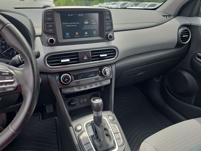 Used 2018 White Hyundai Limited image 21