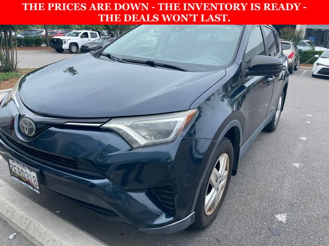 2017 Toyota RAV4 LE AWD's photo