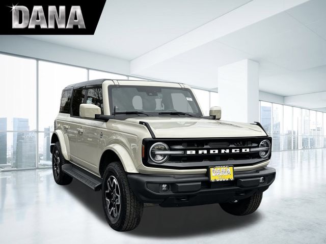 2025 Ford Bronco Outer Banks 4-Door 4WD