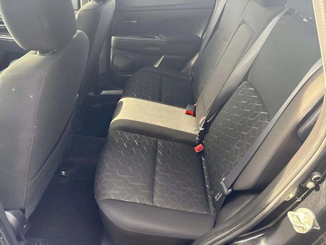 MitsubishiOutlander Sport9