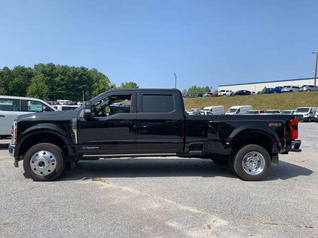 2023 Ford F-450SD Lariat 2