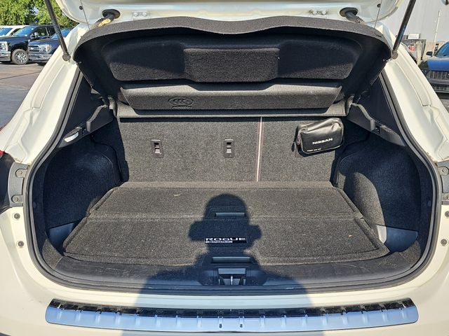 Certified Used 2020 White Nissan SL image 12