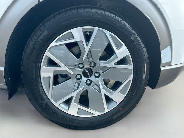2025 Genesis GV60 Standard 23