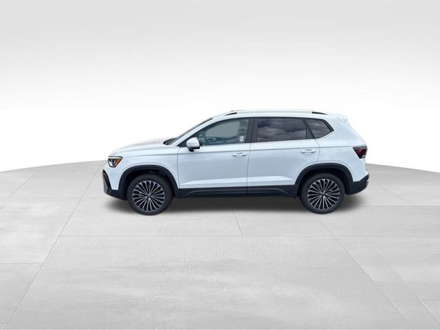 2025 Volkswagen Taos 1.5T SE photo