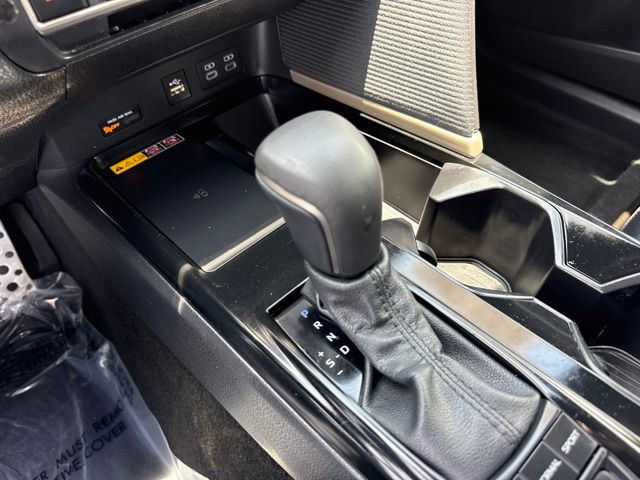 2025 Toyota Camry SE - Photo 6