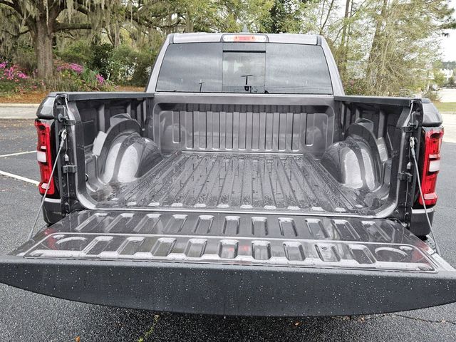 2026 Ram 1500 Express Crew Cab 4x4 5'7" Box