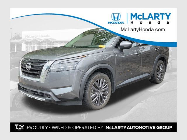  2023 Nissan Pathfinder SL 4WD   